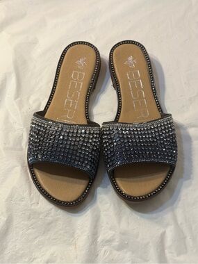 Beser women’s flats with sparkling rhinestones size 7